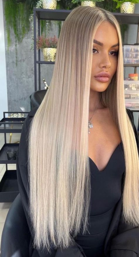 Ash Blonde To Platinum Balayage, Brown To White Blonde Balayage, Blonde Hair Looks Highlights, Bright Blonde Lowlights, White Hair Brown Roots, Blonde Balayage Inspo Pics, Partial Platinum Highlights, Blonde Melir Hair, Blonde Hair With Extensions Long