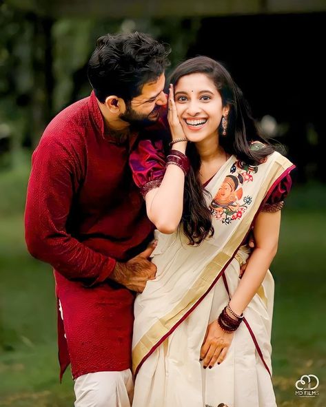 Couple Poses In Saree, Saree Couple, Saree Engagement, Village Couple, Temple Video, Engagement Couple Dress, Poses In Saree, Pre Wedding Photoshoot Props, Train Tunnel