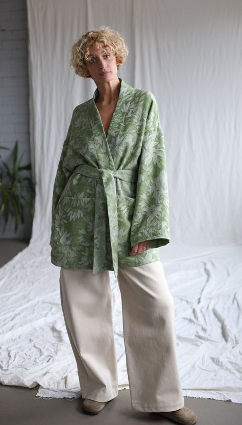 Wool Linen Floral Kimono Style Jacket Coat FREYA / OFFON CLOTHING - Etsy Kimono Inspired Fashion, Kimono Inspired Outfit, Modern Kimono Fashion Outfits, Kimono Jacket Outfit, Kimono Outfit Ideas, Modern Kimono Fashion, Kimono Winter, Linen Jackets Women, Cute Lounge Outfits