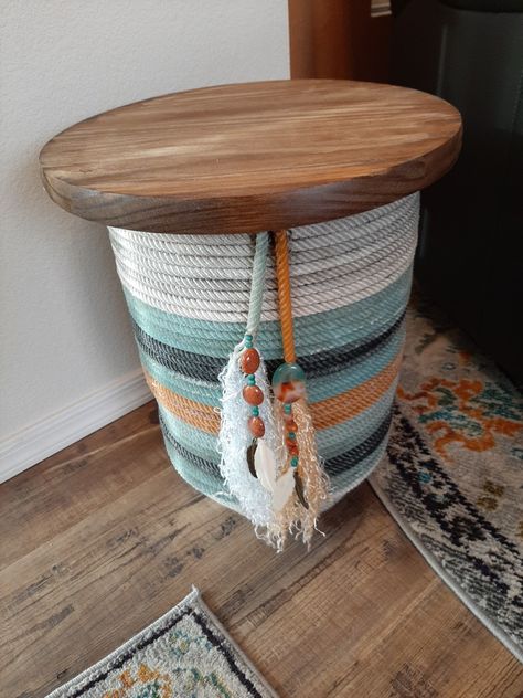 Western Rope Crafts, Western Rope Decor, Western Diy Projects, Western Office Ideas, Diy Western Decor, Western Crafts Diy, Boho Western Living Room, Lariat Rope Crafts, Western Decor Diy