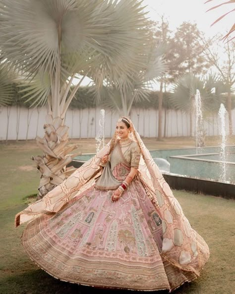 Pastel Lehenga Wedding Bride, Pastel Wedding Lehenga Bridal, Pastel Pink Wedding Lehenga, Light Pink Bridal Lehenga, Banarasi Lengha, Pastel Bridal Lehenga, Indian Bridal Wear Red, David Tattoo, Pink Purple Wedding