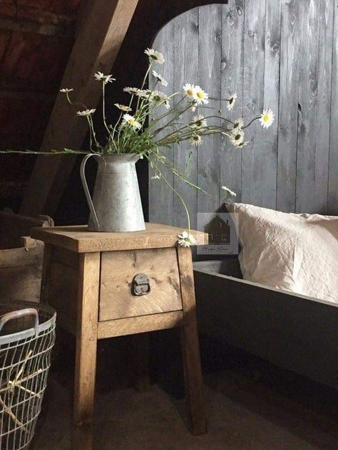 Diy Bedside Tables, Boho Bedside Table, Rustic Bedside Table, French Country Dining Room, Rustic End Tables, Rustic Side Table, Country Dining Rooms, Side Tables Bedroom, Modern Shelving