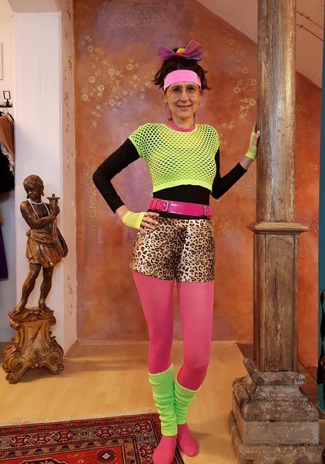 Kamping Kitsch Outfit, Ugly Outfits Funny, Kitsch Outfit, Kitsch Party, Workout Costume, 80s Workout Costume, 80s Fashion Party, School Spirit Week, 80s Party Outfits