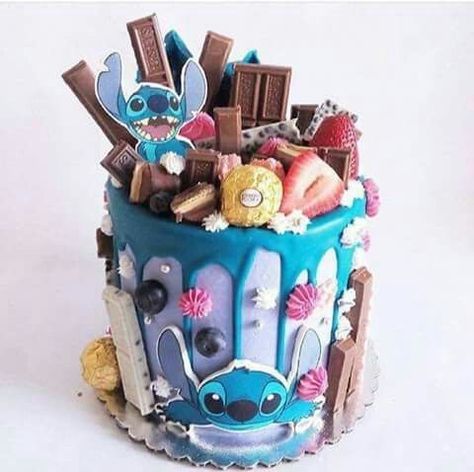 I think I'm in love Stitch Cakes, Lilo And Stitch Cake, Stitch Cake, Stitch Party, Candy Birthday Cakes, Disney Birthday Cakes, Stitch Birthday, Stitch Stuff, Creative Birthday Cakes