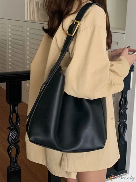 Bird in Bag - Retro Chic Bucket Bag with Slouchy Shoulders and Crossbody Straps Work Purse Aesthetic, Handbags For Fall, Handbag Aesthetic Outfit, Black Hobo Bag Outfit, Black Leather Bags Women, Big Work Bag, Work Bag Ideas, Working Bag For Women, Fall 2023 Bags