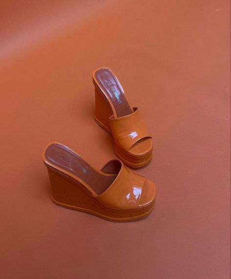 Orange Platform Sandals Outfit, Orange Heel Outfit, Orange Platform Wedge Heels, Orange Shoes Aesthetic, Orange Clothes Aesthetic, 2000s Wedges, Wedges Aesthetic, Brown Clothes Aesthetic, 2000s Heels