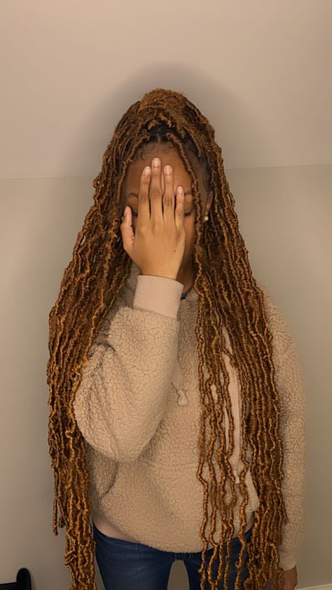 Blond Soft Locs, Blonde Soft Locs, Honey Blond, Soft Locs, Honey Blonde, Locs, New Hair, Fur Coat, Dreadlocks