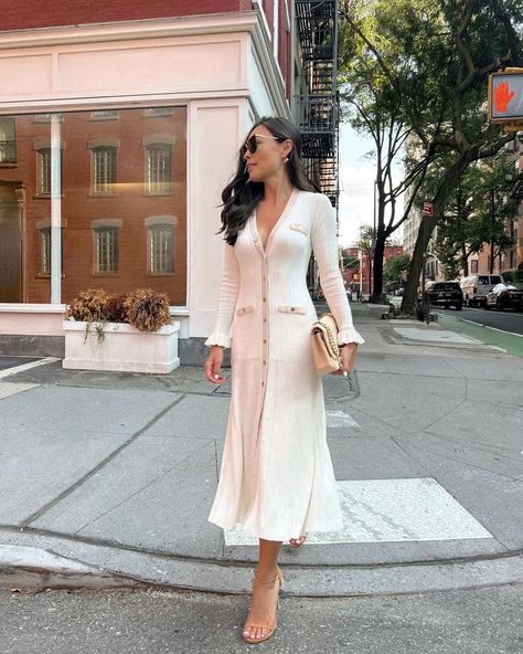 Sandro dress // Stuart Weitzman heels (similar here)Chanel bag // Boardwalk sunnies (similar here) Party Outfit Night Classy, Mass Outfit, Kat Jamieson, Dress Classic Style, Elegant Summer Dresses, Style Midi Dress, Party Outfits Night, Midi Dress Fall, Knit Dresses