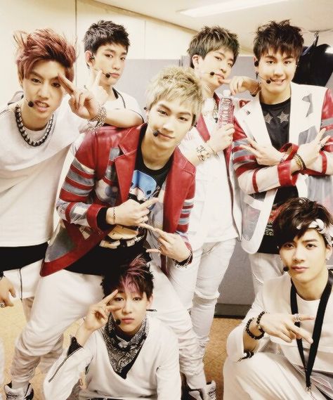 GOT7 Got7 Mark, Asian Boys, Kpop Boy, Got7, Make Me Smile, Boy Groups, Songs, Couple Photos