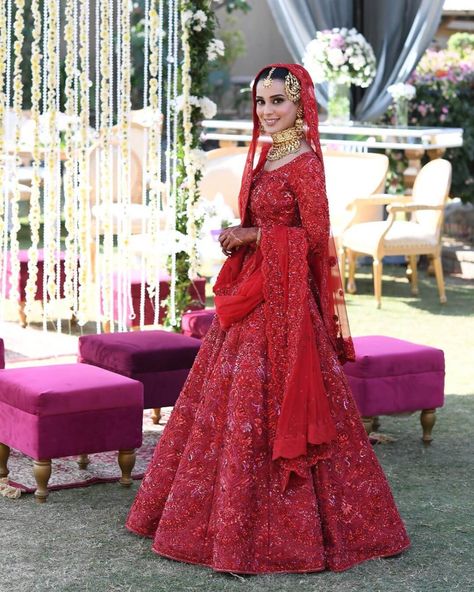 Latest Bridal Lehenga Color Combinations That Are Going To Rule 2020! Lehenga Color Combinations, Red Bridal Dress, Bridal Lehenga Designs, Latest Bridal Lehenga, Wedding Lehenga Designs, Iqra Aziz, Bridal Lehenga Collection, Bridal Dresses Pakistan, Designer Bridal Lehenga