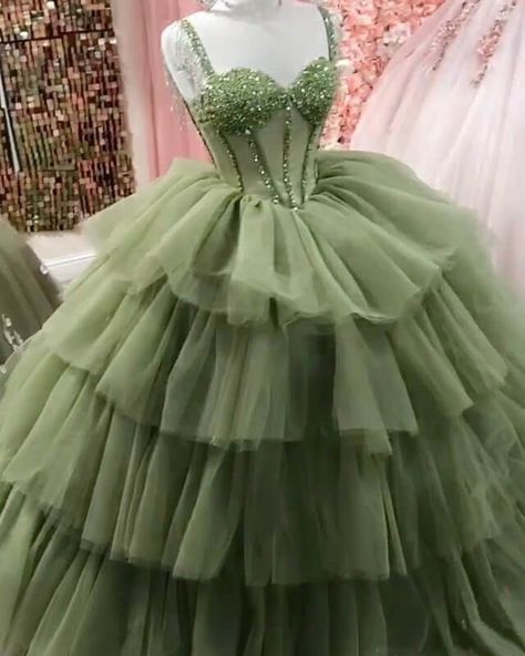 Gown Ruffles, Red Hoco, Corset Ball Gowns, Green Ball Gown, Quinceanera Themes Dresses, Corset Dresses, Dresses Occasion, Tulle Ruffles, Ruffles Dress