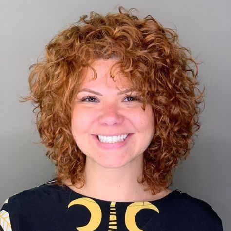 Short Curly Shag for Round Faces Short Hair Big Curls, Short Curly Hair Round Face Plus Size, Short Curly Shag, Round Face Curly Hair, Short Curly Crochet Hair, Hairstyles For Short Curly Hair, Curl Hairstyles, Curly Shag, Curly Shag Haircut