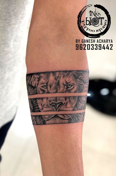 Leg Band Tattoos, Band Tattoos For Men, Tattoo Band, Tatuagem Masculina Pequena, Lion Tattoo Sleeves, On Tattoo, Band Tattoos, Forearm Band Tattoos, Tattoo Forearm