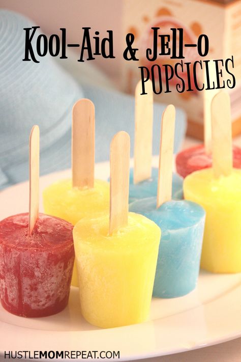 Cool Off With These Jell-O and Kool Aid Popsicles #summerfun Kool Aid Popsicles, Jello Popsicles, Popsicle Recipe For Kids, Healthy Popsicle Recipes, Healthy Popsicles, Homemade Popsicles, Cold Treats, Jello Recipes, Ice Cream Popsicles