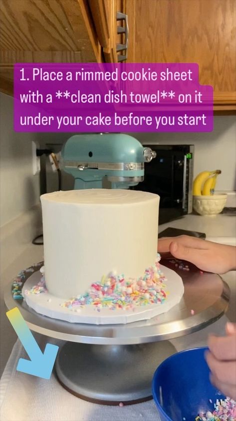 littlecrocuscakery on Instagram: My tips for a perfect sprinkle border without the mess! Have you ever dropped sprinkles all over your kitchen floor? It drives me… Cake Borders, Cleaning Dishes, Kitchen Floor, Cookie Sheet, Kitchen Flooring, Dish Towels, Have You Ever, Frosting, Sprinkles