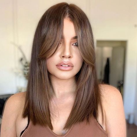 Face Framing Layers for Straight Hair Tuns Bob Lung, Straight Layered Hair, Straight Hair Cuts, Long Bob Haircuts, Natural Wavy Hair, Low Maintenance Hair, Shoulder Length Hair Cuts, Haircuts For Medium Hair, Haircuts Straight Hair