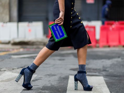 Shirt Under Dress, Socks With Sandals, Sandals With Socks, Socks Heels, Heels And Socks, Wife Style, Socks And Heels, Socks And Sandals, Street Style Inspiration