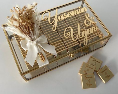 Personalized Chocolate Thank You Gifts in Glass Boxengagement - Etsy UK Wedding Favors Chocolate, Engagement Chocolate, Chocolate Wedding Favors, Chocolate Wedding, Box Chocolate, Wedding Chocolate, Chocolate Favors, Luxury Chocolate, Custom Gift Wrapping