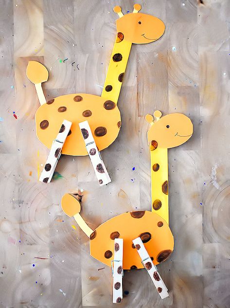 Safari Crafts Preschool, Giraffe Craft, Safari Vbs, Safari Crafts, Zoo Crafts, Zoo Animal Crafts, Paper Plate Animals, Giraffe Crafts, Safari Camp