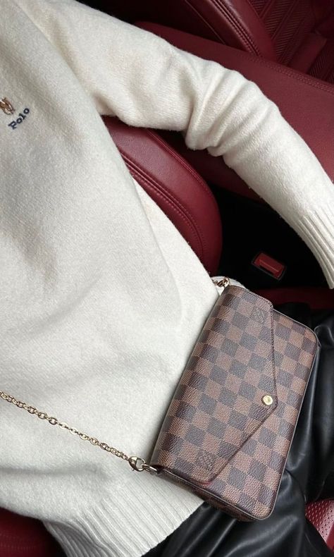 Lv Pochette Accessories Outfit, Bags Designer Fashion, Preppy Style, Photo Dump, Handbag Accessories, Louis Vuitton Bag, Luxury Bags, Fashion Bags, Ootd