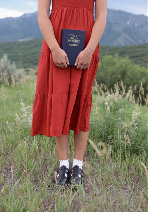 #inspo #missionpics #lds #utah Lds Mission Pictures, Lds Missionary Pictures, Sister Missionary Shoes, Missionary Photoshoot, Mission Outfits, Sister Missionary Pictures, Mission Fits, Mission Pictures, Mission Photos