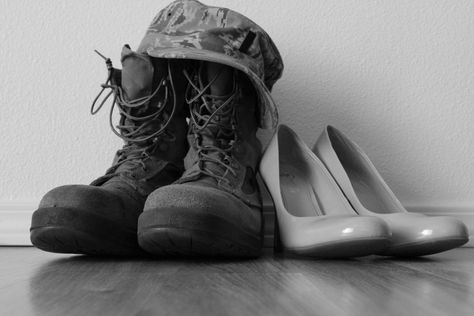 His and hers. Military love <3 Army Boyfriend, Military Boyfriend, Military Husband, Military Wife Life, Army Brat, Collage Des Photos, Military Couples, Army Couple, Military Girlfriend