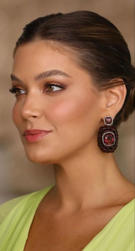 Spanish Makeup Look Natural, Terracotta Dress Makeup, Make Terracota, Green Dress Makeup, Simple Makeup Natural, Beauty Words, Makeup For Moms, Bridesmaid Makeup, Dress Makeup