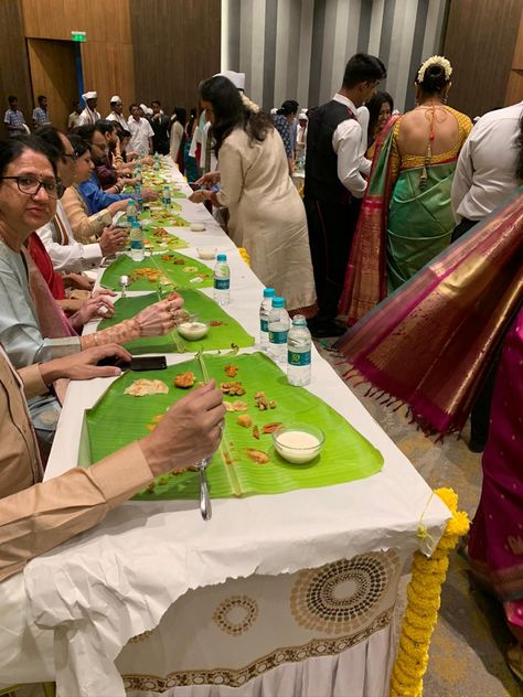 Glimpse of south indian themed “saapad” lunch South Indian Night Wedding, South Indian Wedding Food Ideas, South Indian Wedding Food, South Indian Marriage, South Indian Engagement, Eco Friendly Wedding Decor, Indian Wedding Food, Midnight Wedding, Indian Lunch