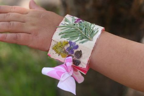 6a00e554ba6033883401157214f7f3970b-500wi Nature Tape Bracelet, Camp Wrist, Nature Bracelets Kids, Gs Camping Swaps, Hippie Hand-strung Wrap Bracelet As Gift, Duct Tape Bracelets, Camping Activity, Camping Craft, Trip Design