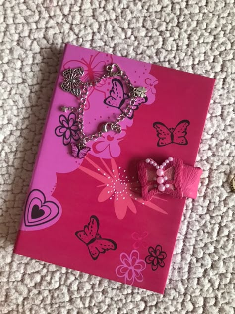 Barbie Diaries Bracelet, 2000s Notebook, The Barbie Diaries, Barbie Journal, Barbie Diaries, Barbie 2000, Barbie Images, Pretty Journals, 2000s Nostalgia