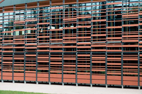 The terracotta BARRO system from ArGeTon® can be used for solar protection, as an effective ventilating security screen or as adecorative architectural element. Fabric Buildings, Shading Device, Modular Tile, Retail Facade, Cladding Design, India Architecture, Solar Protection, Hudson Homes, System Architecture