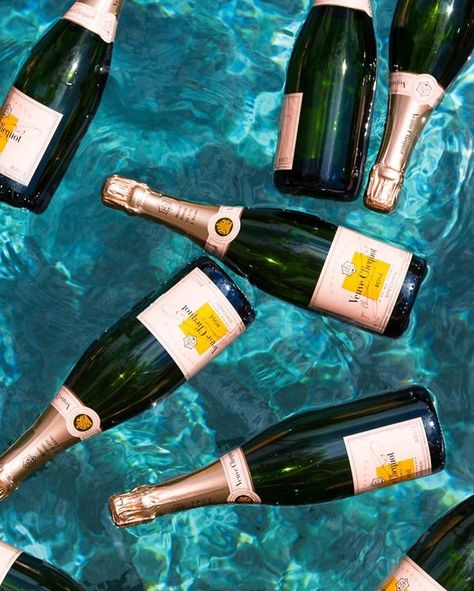 Saturday night splash 💦🍾⠀⠀⠀⠀⠀⠀⠀⠀⠀ Pictured: Splash of Veuve Clicquot Aesthetic Picture Colorful, Veuve Clicquot Bottle, Veuve Cliquot Aesthetic, Veuve Clicquot Aesthetic, Bubbly Aesthetic, 111 Aesthetic, Event Aesthetic, Luxury Advertising, Veuve Cliquot