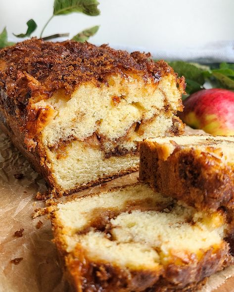 Apple Cinnamon Bread Cinnamon Apple Bread, Apples With Cinnamon, Apple Loaf, Apple Bread Recipe, Apple Cinnamon Bread, Apple Bread, Cinnamon Bread, Bread Recipes Sweet, Baking With Kids