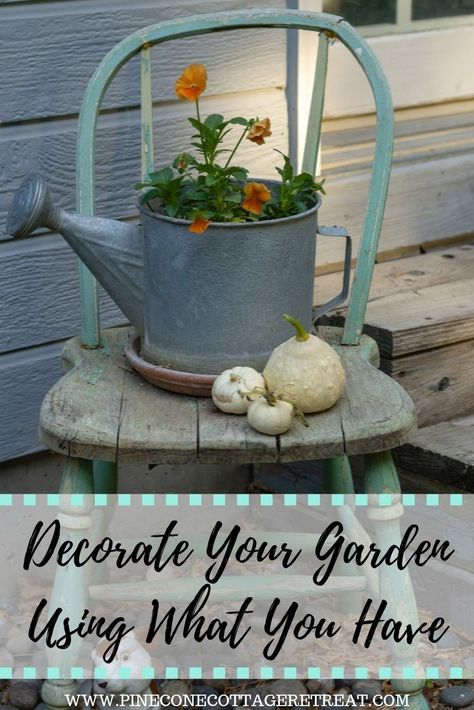 When it's time to decorate your garden, use what you already have available to create your seasonal displays. Follow these suggestions to make the most of your garden decor. #garden #decorate #autumndecor Ladders In The Garden, Garden Vignettes, Flea Market Gardening, Cottage Retreat, Upcycle Garden, Garden Junk, Seasonal Displays, Vintage Garden Decor, Garden Route