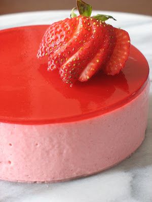 Strawberry Mirror, Glaze Cake, Recipe Challenge, Mirror Glaze Cake, Mirror Cake, Strawberry Glaze, Strawberry Jelly, Mirror Glaze, Vanilla Sponge