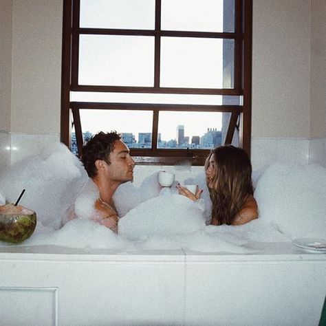 lover man oh where have you been 🏹@edwestwick Couple Bathtub Aesthetic, Couples Bathtub, Ship Goals, Jessica Serfaty, Bathtub Aesthetic, Relation Ship, Id Choose You, Ed Westwick, The Love Club