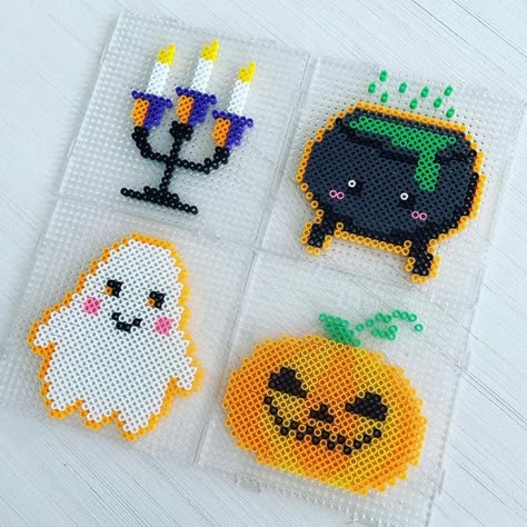 Melting Beads Ideas Halloween, Halloween Iron Beads, Halloween Hamma Beads, Halloween Hama Beads Patterns, Halloween Pearler Bead, Halloween Fuse Beads, Perler Bead Halloween Patterns, Perler Bead Halloween, Spider Lollipops