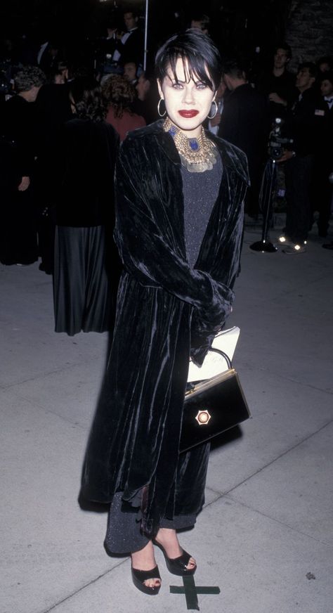 Here’s What The Oscars Red Carpet Looked Like 20 Years Ago - MTV 90s Goth Fashion, Fairuza Balk, Nancy Downs, Oscars Red Carpet, 90s Goth, Goth Aesthetic, The Oscars, Grunge Goth