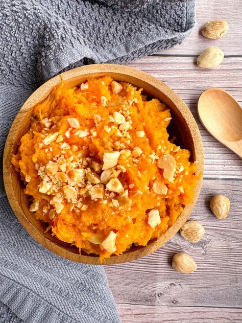 Roasted Garlic Mashed Sweet Potatoes - Tastefully Grace Mashed Sweet Potato Recipe, Mashed Sweet Potatoes Recipe, Sweet Potato Recipes Mashed, Mashed Sweet Potato, Sweet Potato Recipe, Fudge Recipes Easy, Garlic Mashed, Potato Recipe, Vegetarian Dinners