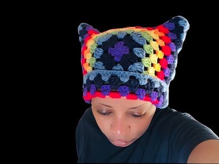 It’s beanie season 🥶 Crochet Granny Square Cat Ear Beanie pattern is now available written & video tutorials Thanks to #sonja for testing the pattern. Link in bio Granny Square Cat Beanie, Cat Ear Beanie Pattern, Crochet Cat Beanie Free Pattern, Granny Stitch Hat, Granny Square Cat, Granny Square Beanie, Crotchet Hat, Kat Haken, Cat Ear Beanie