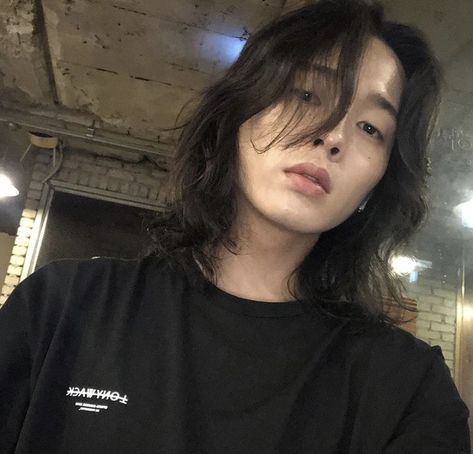 Long Curly Hair Men, Boy Haircuts Long, Guest Hair, Dyed Hair Inspiration, Hair Inspiration Short, Boys Long Hairstyles, Shot Hair Styles, Hair Reference, Asian Hair