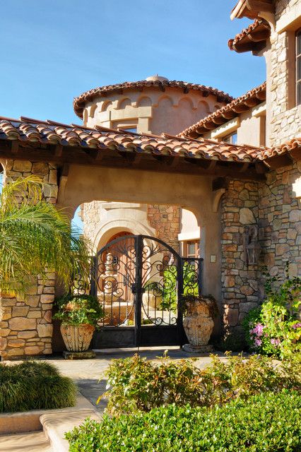 3. Rancho Retreat mediterranean entry Hacienda Homes, Mediterranean Style Homes, Mediterranean Home Decor, Spanish Architecture, Tuscan House, Spanish Style Home, Casas Coloniales, Spanish Style Homes, Mediterranean Decor