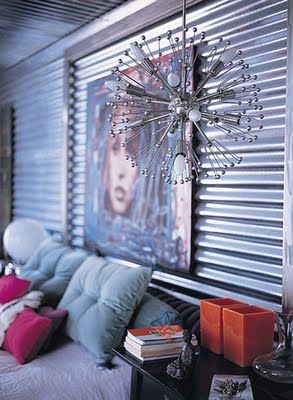 corrugated metal walls- Love the light fixture! Tin And Wood Walls, Wall Bedroom Decor, Corrugated Metal Wall, Corrugated Steel, Tin House, Youth Room, Tin Walls, Wall Bedroom, Unique Beds