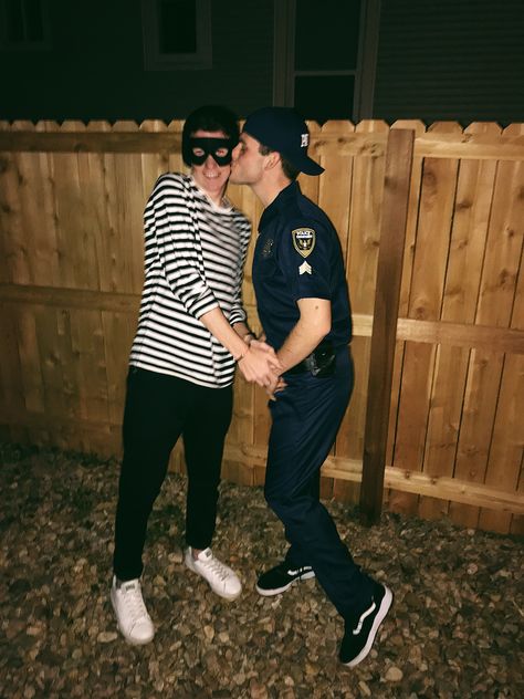 Cops And Robbers Costume, Mens Halloween Costumes Diy, Diy Halloween Costumes For Girls, Gay Halloween Costumes, Robber Costume, Gay Halloween, Gay Costume, Best Diy Halloween Costumes, Halloween Costumes Diy Couples