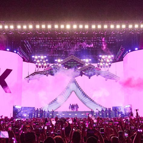 BLΛƆKPIИK on Instagram: "Still feels surreal that we did this!🔥 Thank you @coachella for having us! And to all BLINKs out there, we could’ve never done this…" Coachella Concert, We Are Forever, Blackpink Coachella, Stage Background, Black Pink Background, Netflix Documentaries, Abs And Cardio Workout, Korean Bands, Black Pink Instagram