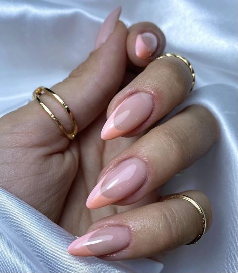 Coffin French, French Tip Nail Art, Acrylic French, Unghie Sfumate, Nail Tip Designs, French Tip Nail Designs, Classy Nail Designs, Easy Nails, French Nail Art