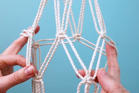 Macrame Plant Hanger Thick Rope Diy, Macrame Plant Hanger From Bottom Up, Double Plant Hanger Macrame, Double Macrame Plant Hanger Diy, Diy Booknooks, Macrame Double Plant Hanger, Double Macrame Plant Hanger, Diy Macrame Plant Hanger Easy, Double Plant Hanger