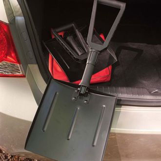 Folding Snow Shovel For The Trunk Of Your Car. A compact, emergency problem-solver. Wing Ideas, Hand Cultivator, Indoor Watering Can, Digging Tools, Pruning Tools, Landscaping Tools, Shoveling Snow, Shower Nozzle, Workshop Tools