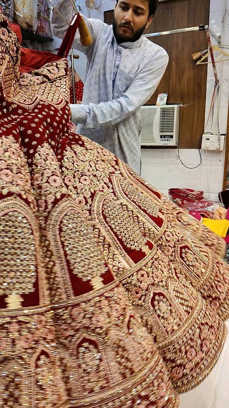 Shahrukh Aslam (@danish_collection_delhi) added a video to their Instagram account: “Bridal lehnga 3 color available Price 25000” Red Pakistani Bridal Dress, Pakistani Bridal Lehenga, Wedding Dresses Pakistani, Pakistani Bridal Dress, Red Bridal Dress, Latest Bridal Lehenga, Mahira Khan, Pakistani Wedding Dress, Lehenga Style