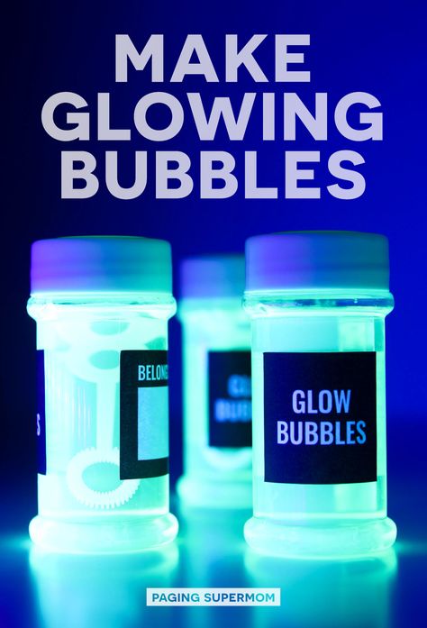 Glow Stick Drinks, Glow Bubbles, Glowing Bubbles, Black Light Party, Science Birthday Party Ideas, Science Diy, Bubble Diy, Glow Rock, Bubble Recipe